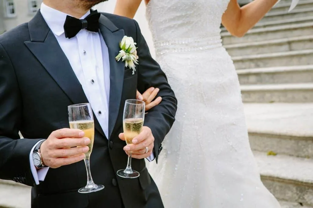 champagne pour fêter un mariage
