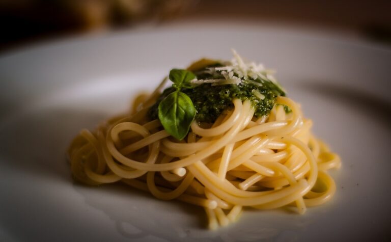 Spaghettis au poulet, chorizo et champignons : un plat savoureux et nutritif0 (0)